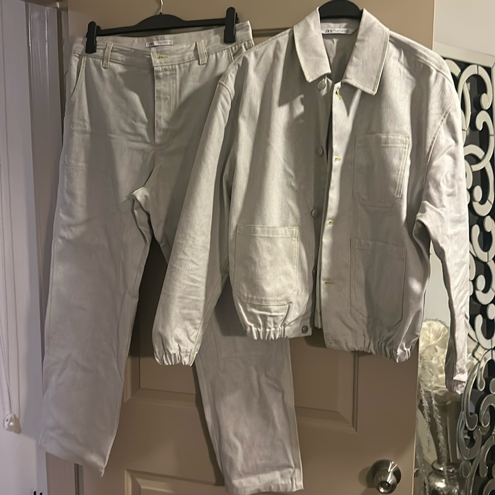 Zara Men’s outfit.